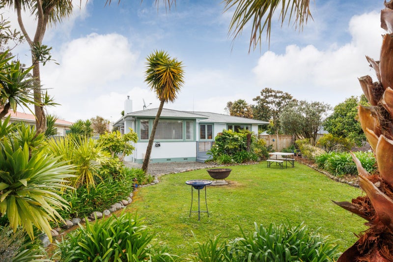 24 Parkland Crescent, Terrace End, Palmerston North - Carousel 1