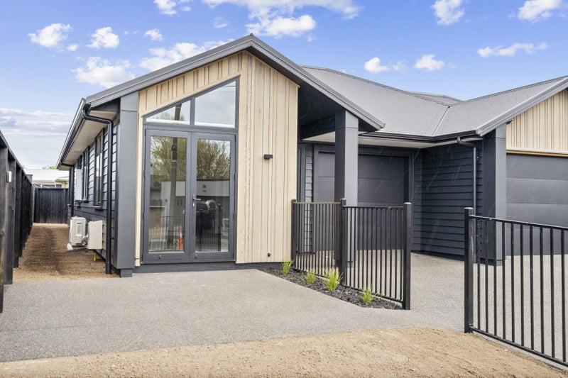 1/17 Tudor Crescent, Chedworth, Hamilton - Carousel 2