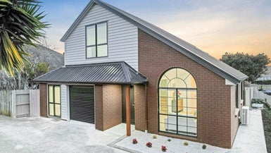 2/35 Ben Nevis Place, Northpark, Auckland - Carousel 1