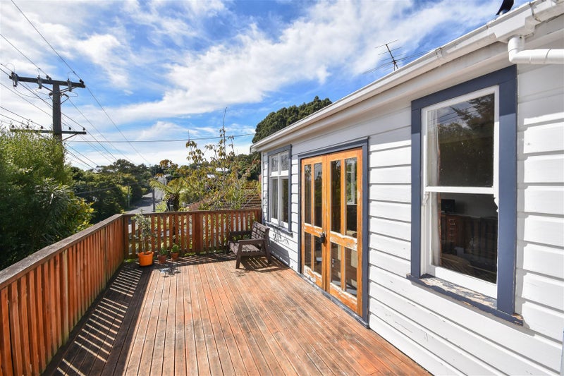 16 Waikana Street, Broad Bay, Dunedin - Carousel 1