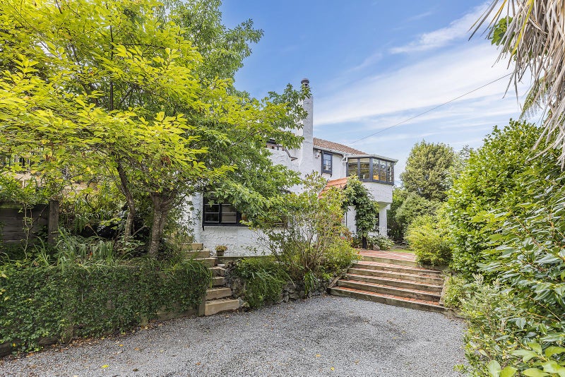 6 Amapur Drive, Khandallah, Wellington - Carousel 1