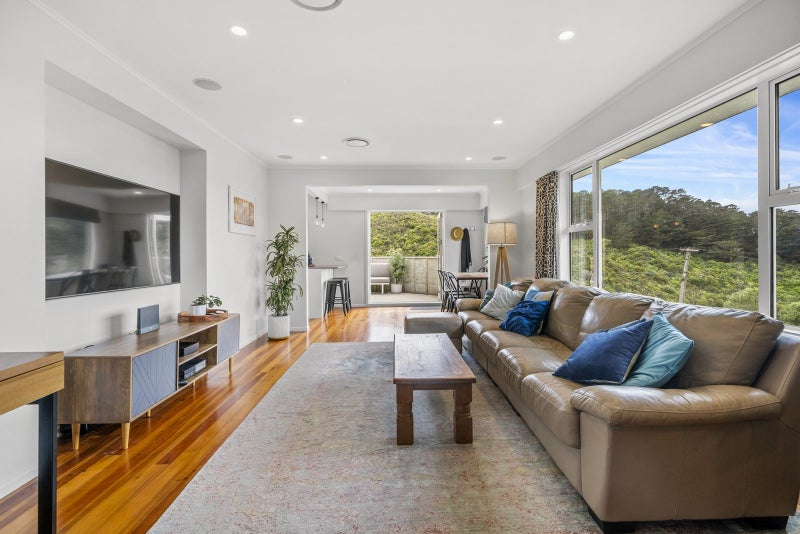 117 Makara Road, Karori, Wellington - Carousel 2