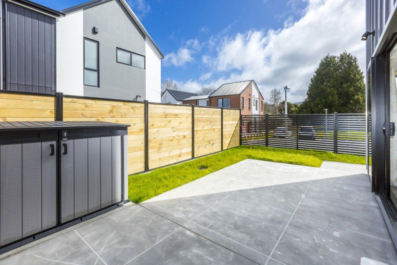 8 Reakes Crescent, Wallaceville, Upper Hutt - Carousel 23