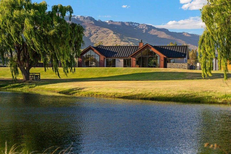 8 Wakefield Lane, Mount Pisa - Carousel 1