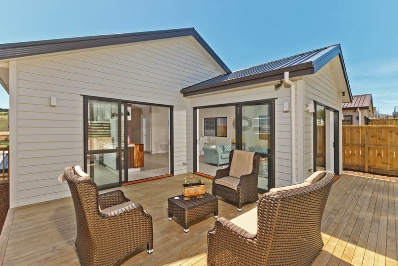 30 Windlass Street, Long Bay, Auckland - Carousel 1