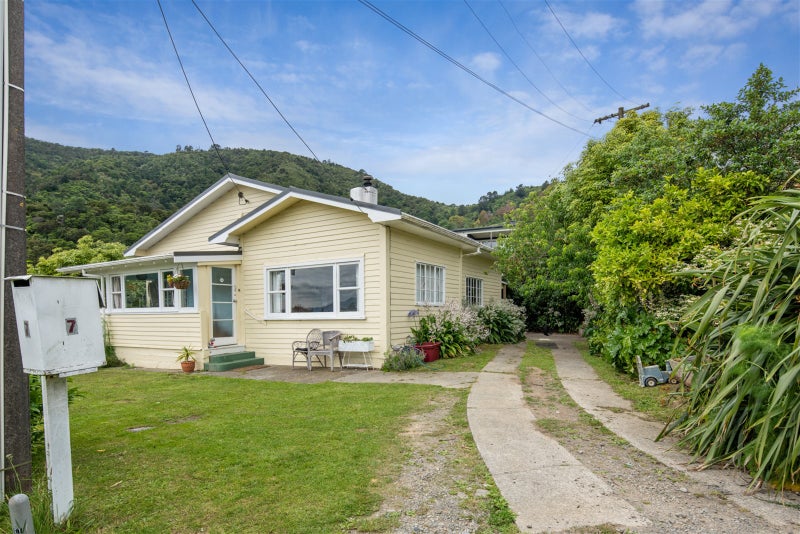 7 Russell Street, Picton - Carousel 1