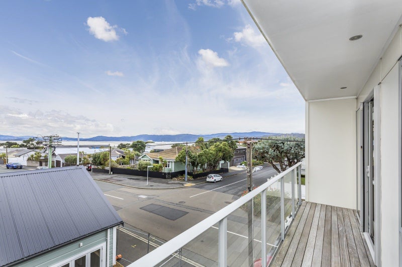 1/38 Ferry Street, Seatoun, Wellington - Carousel 1