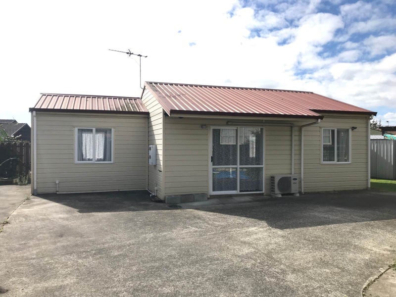 17 Heathridge Place, Burswood, Auckland - Carousel 1