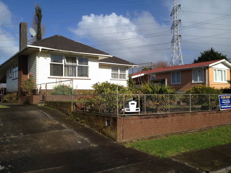 8 Jukes Place, Otara, Auckland - Carousel 1