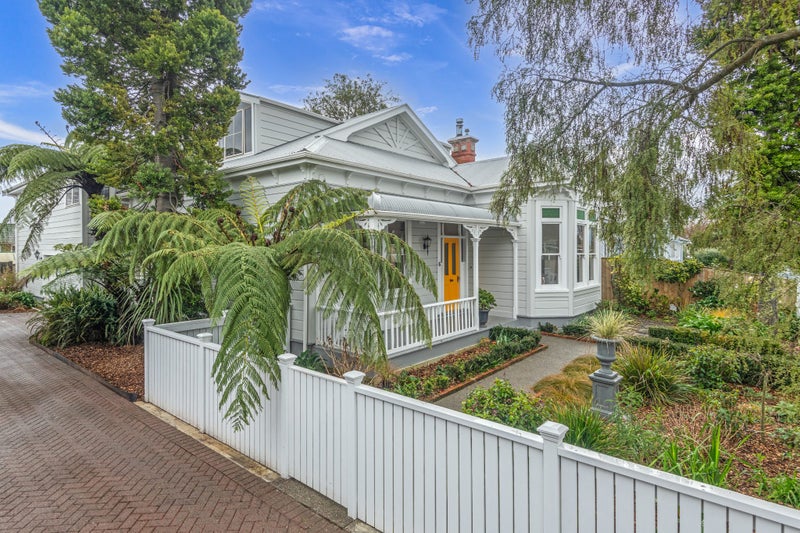 6 Summerhays Street, Terrace End, Palmerston North - Carousel 1
