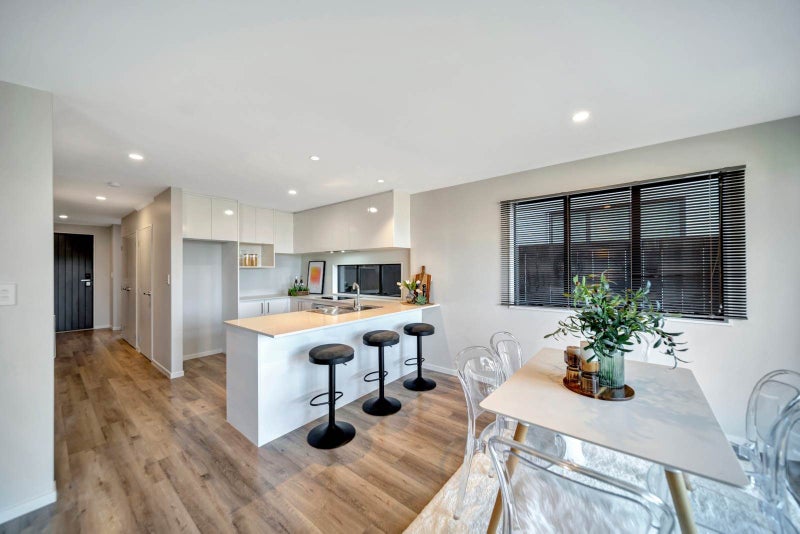 7 Irving Place, Hobsonville, Auckland - Carousel 2