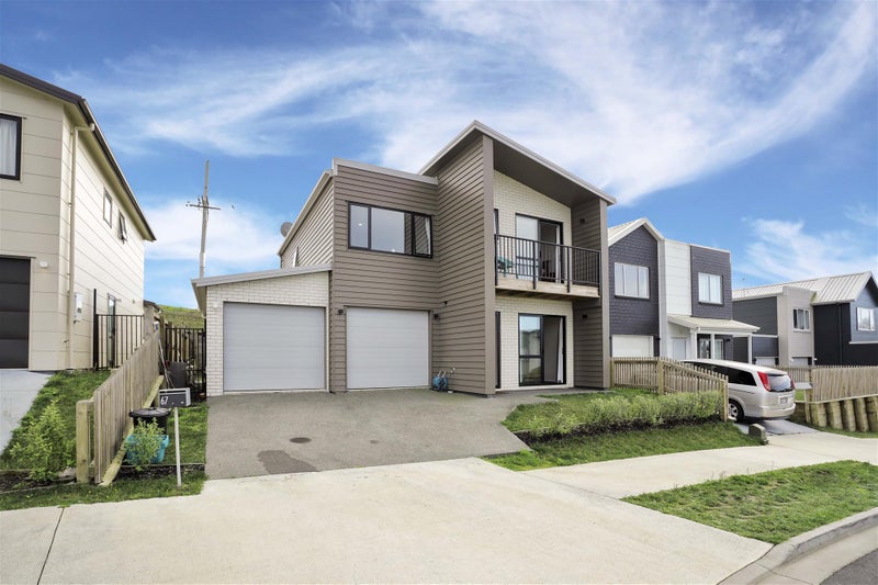 67 Ridgedale Crescent, Flagstaff, Hamilton - Carousel 1