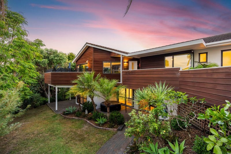 26 Arran Road, Browns Bay, Auckland - Carousel 1