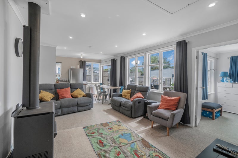 47 Rata Street, Naenae, Lower Hutt - Carousel 2