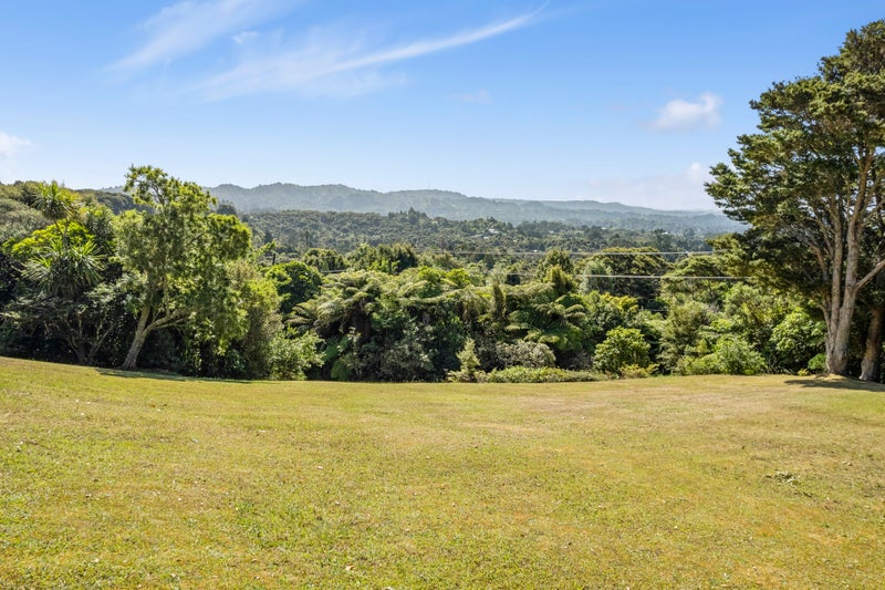 276 Scenic Drive, Titirangi, Auckland - Carousel 2