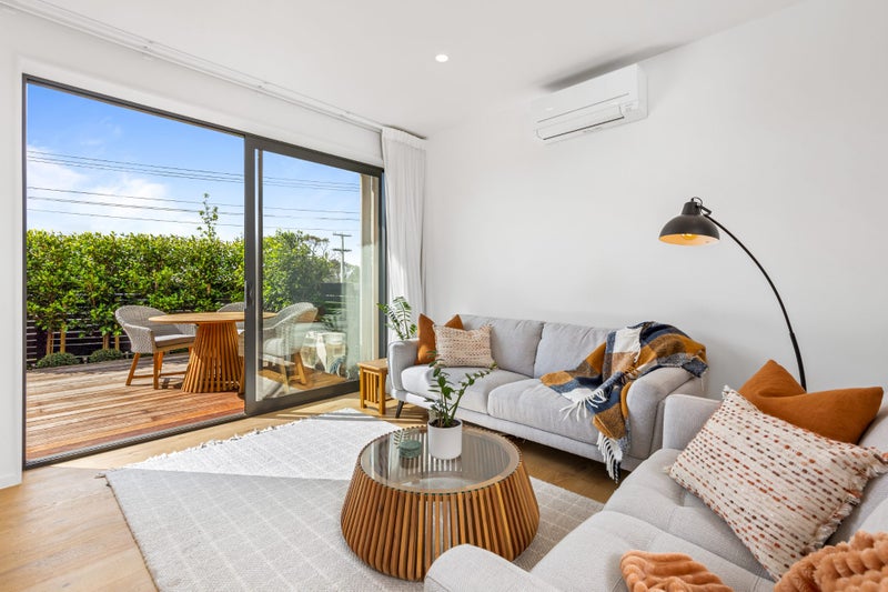 31/82 East Coast Road, Milford, Auckland - Carousel 2