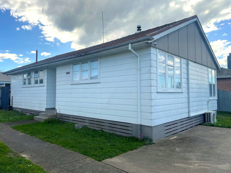17 Neal Crescent, Onekawa, Napier - Carousel 1