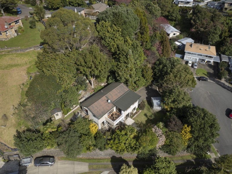 10 Neil Place, Gate Pa, Tauranga - Carousel 1
