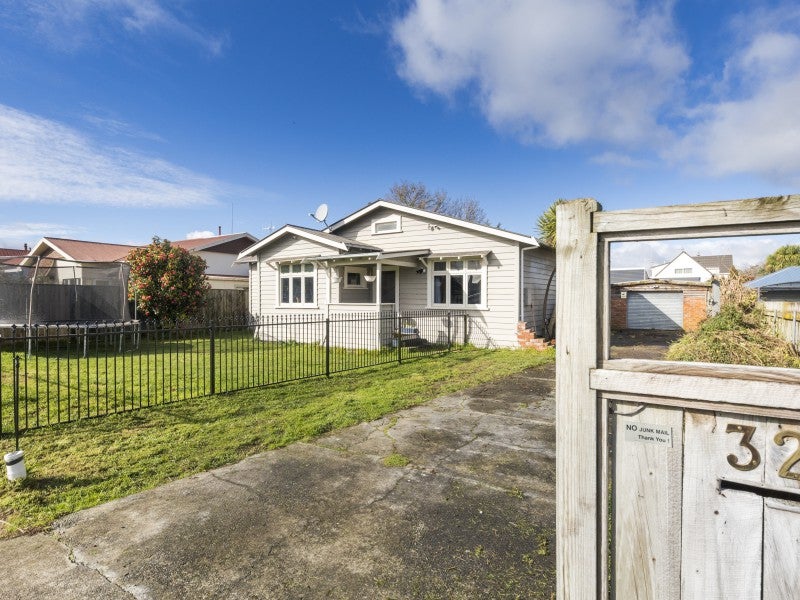 32 Knowles Street, Terrace End, Palmerston North - Carousel 13