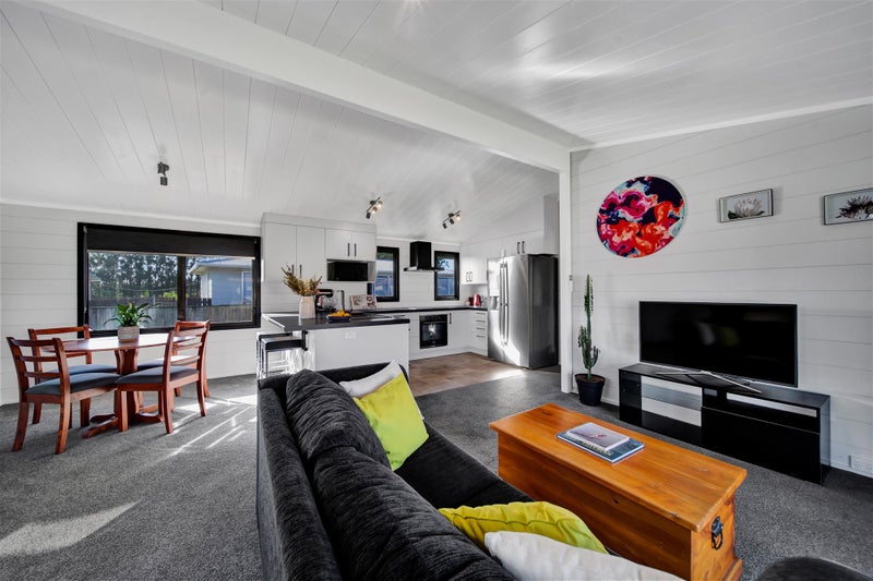 221 Parklands Avenue, Bell Block, New Plymouth - Carousel 1