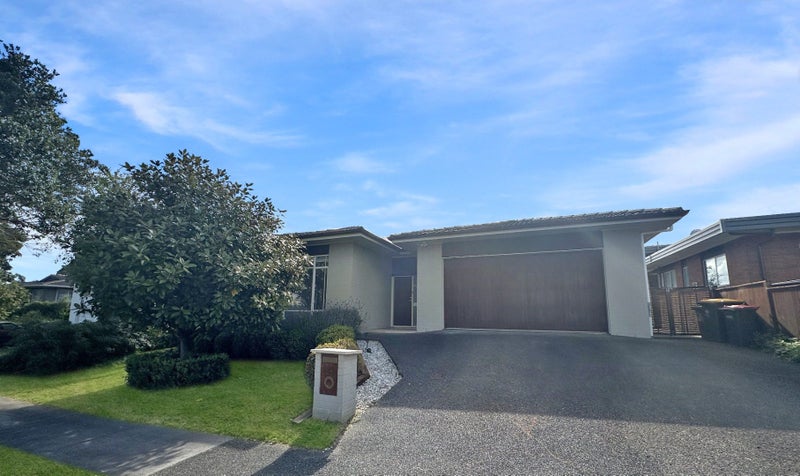 24 Tyrian Close, Half Moon Bay, Auckland - Carousel 1