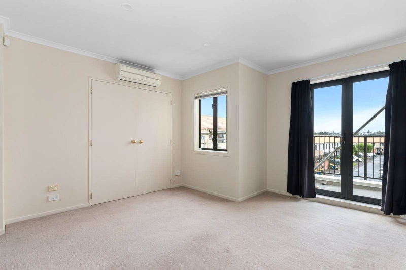 31/1 Ambrico Place, New Lynn, Auckland - Carousel 8