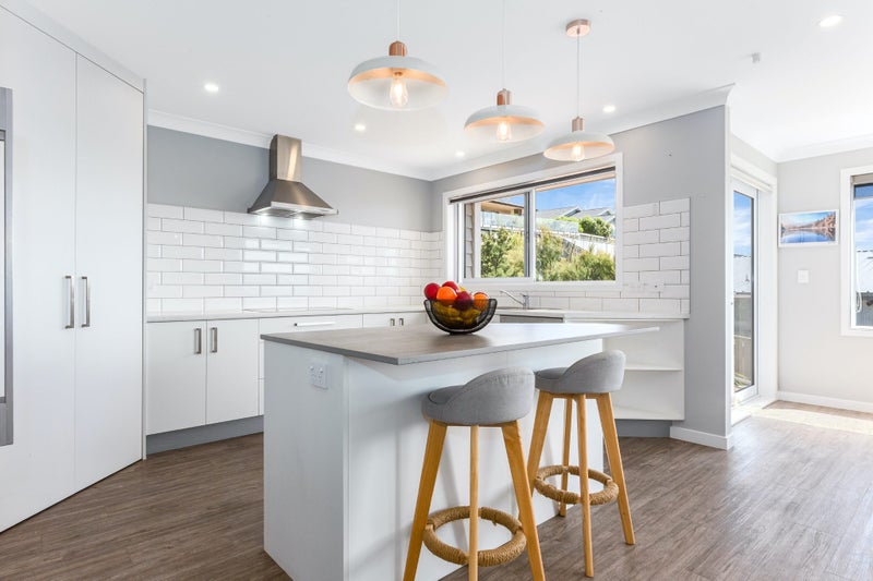 14 Canary Way, Whitby, Porirua - Carousel 2