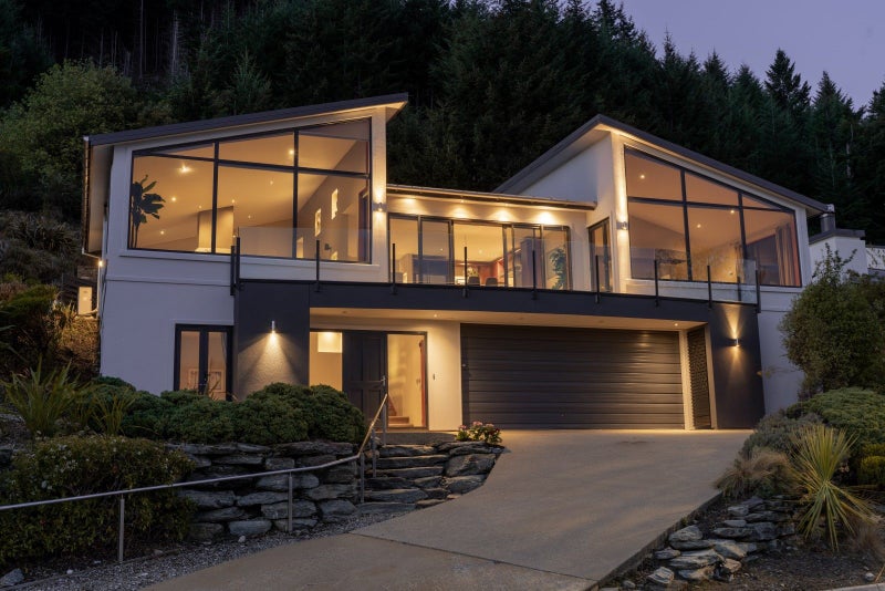 145 Wynyard Crescent, Fernhill, Queenstown - Carousel 2
