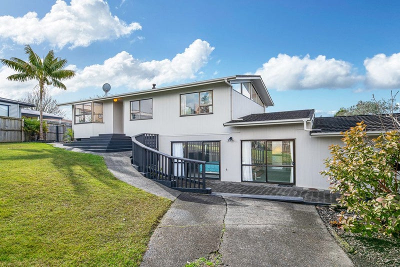 3 Foyle Place, Glendene, Auckland - Carousel 2