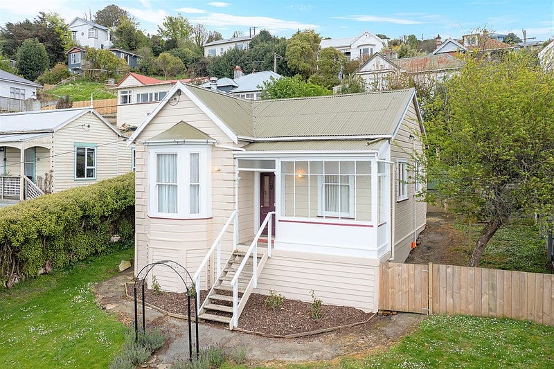 14 Bridge Street, Clyde Hill, Dunedin - Carousel 1