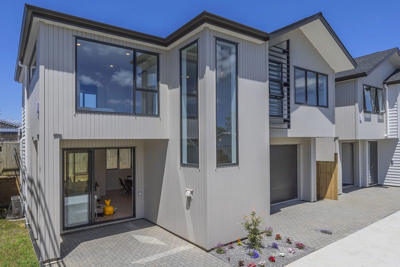 744 East Coast Road, Pinehill, Auckland - Carousel 1