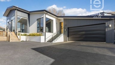 11 Round Hill Rise, Cracroft, Christchurch - Carousel 1