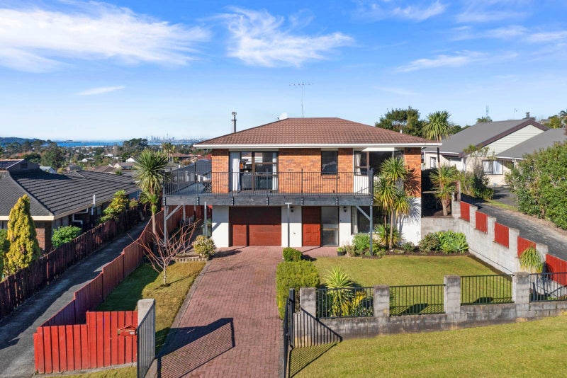 1/21 White Heron Drive, Massey, Auckland - Carousel 1