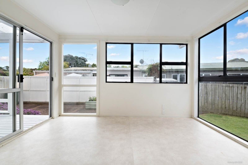 23 Walton Street, Red Beach, Red Beach - Carousel 2