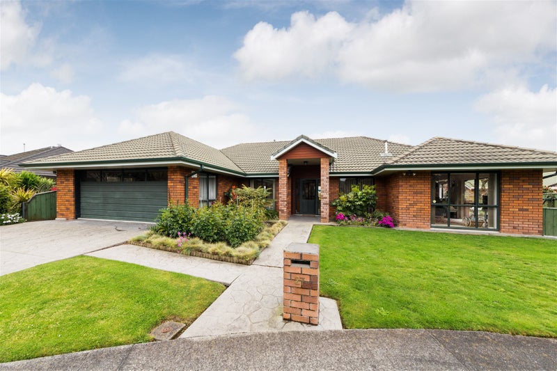 27 Caroline Crescent, Highbury, Palmerston North - Carousel 1