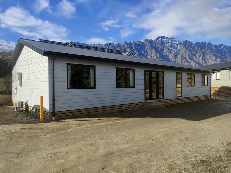 12 Humphrey Street, Frankton, Queenstown - Carousel 1