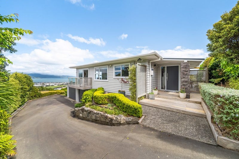 90A Dowse Drive, Maungaraki, Lower Hutt - Carousel 1