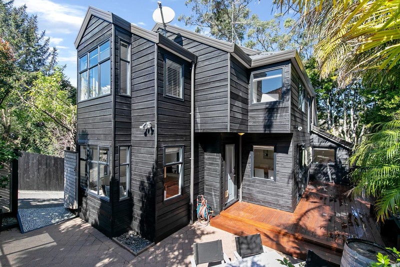 2/113 Atkin Avenue, Mission Bay, Auckland - Carousel 1