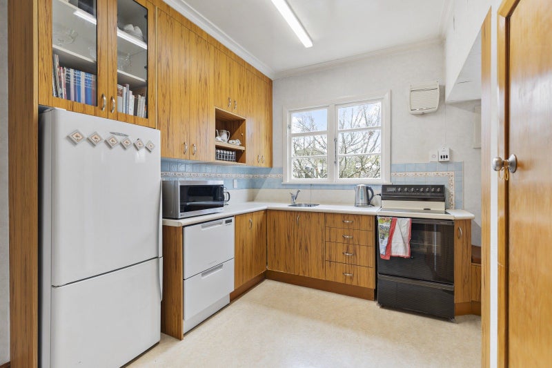 212 Victoria Avenue, Hokowhitu, Palmerston North - Carousel 2