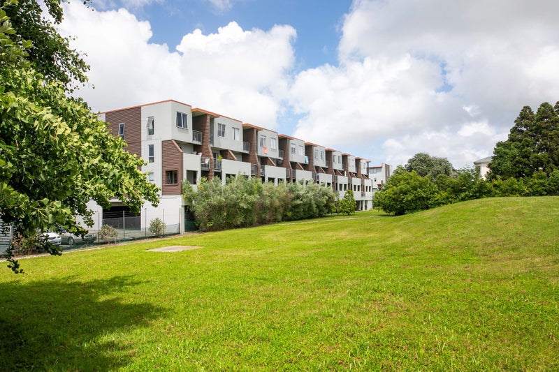 257/287 Onehunga Mall, Onehunga, Auckland - Carousel 21