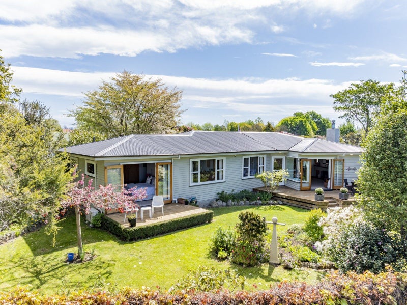 716 Maxville Drive, Parkvale, Hastings - Carousel 1