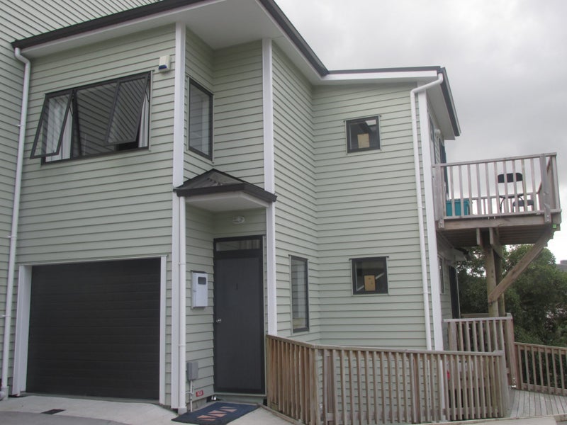 1/11 Gordon Place, Newtown, Wellington - Carousel 1