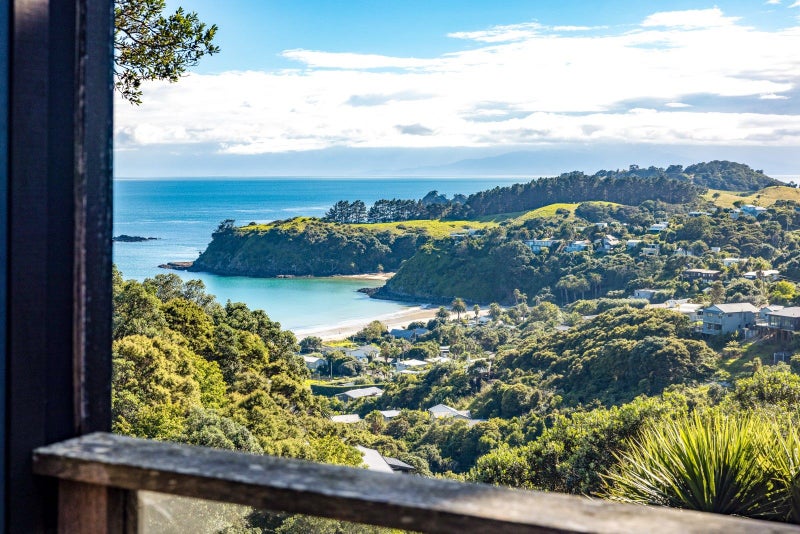 19 Cory Road, Palm Beach, Waiheke Island - Carousel 1
