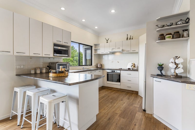 7 Jubaea Place, Henderson, Auckland - Carousel 2