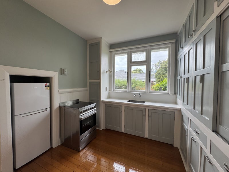 86 Holly Road, St Albans, Christchurch - Carousel 2
