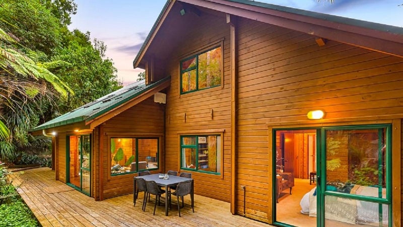 40A Mahoe Road, Titirangi, Auckland - Carousel 1