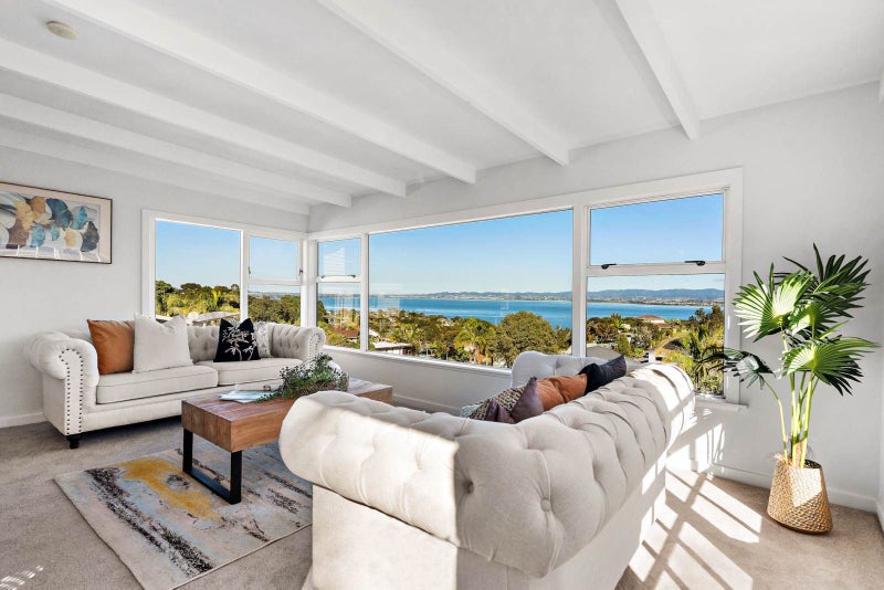 1/11 Sea Vista Avenue, Beach Haven, Auckland - Carousel 2
