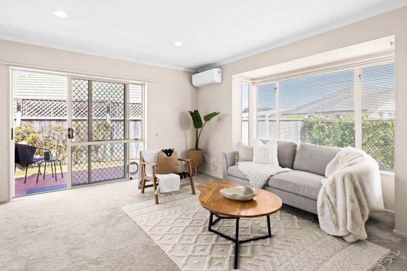 5/212 Grove Road, Mayfair, Hastings - Carousel 1