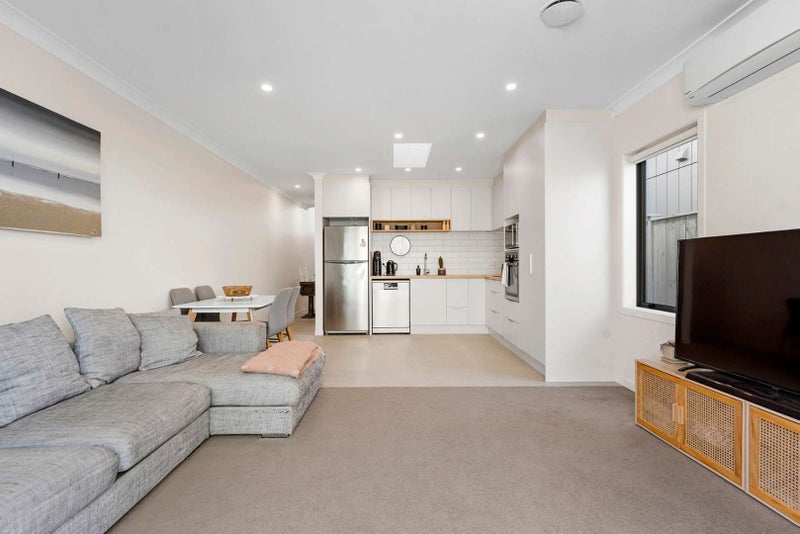 20 Orona Place, Takanini, Auckland - Carousel 2