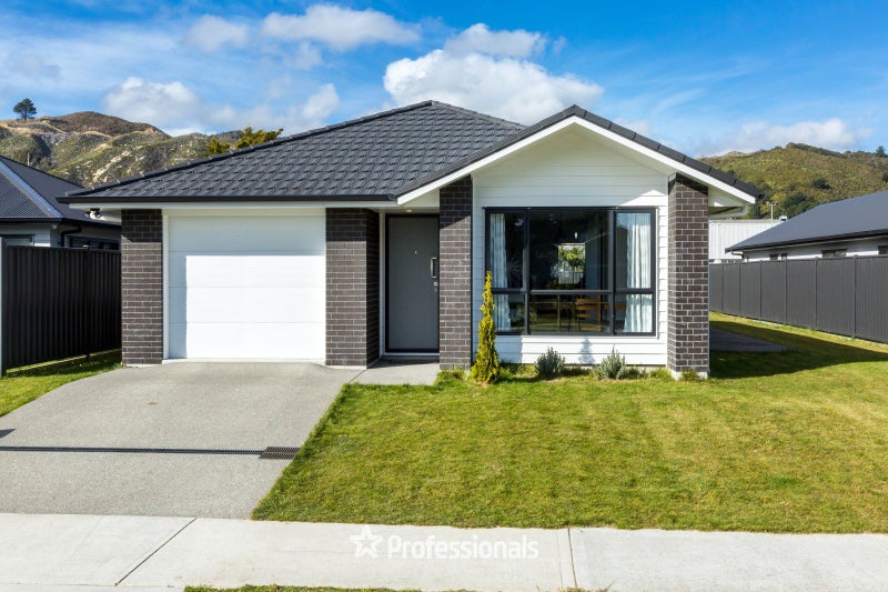 33 Cynisca Crescent, Wallaceville, Upper Hutt - Carousel 1
